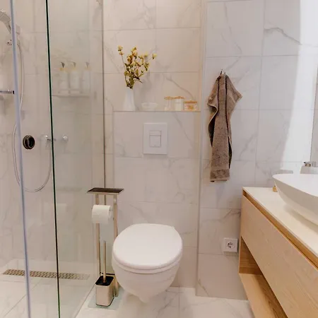 By The Lakeside Daire Balatonlelle