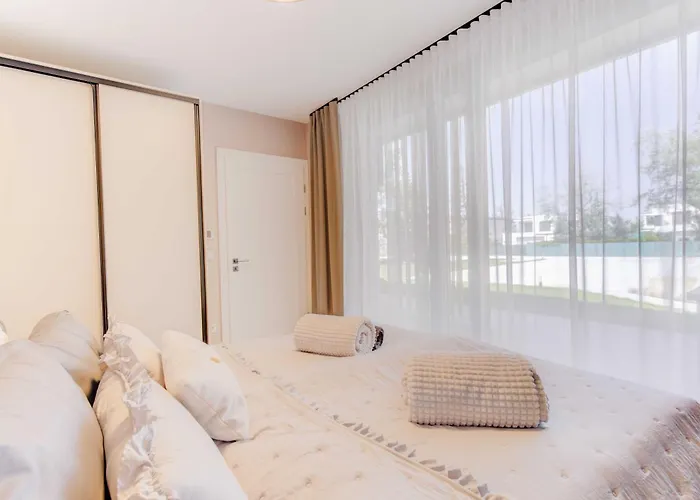 Apartament By The Lakeside *